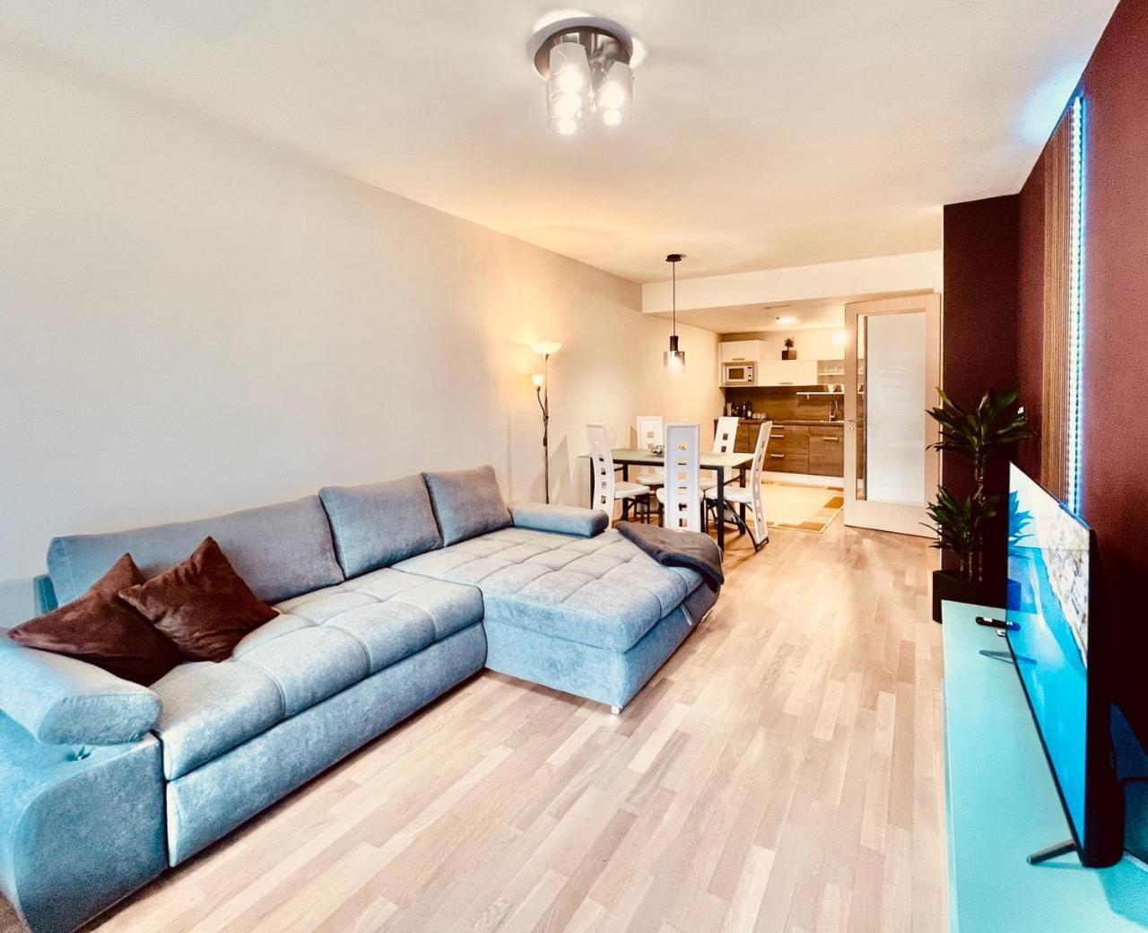 Luxury Apartment In Prague And Free Parking Exterior photo