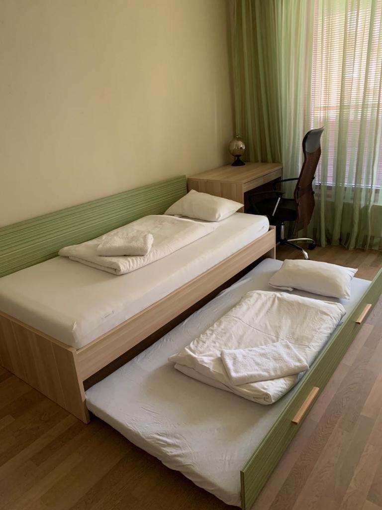 Luxury Apartment In Prague And Free Parking Exterior photo