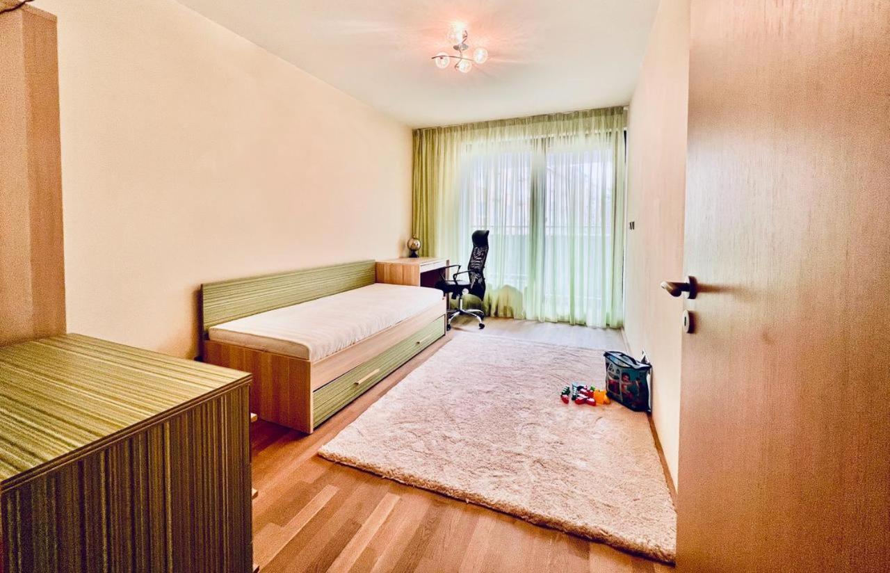 Luxury Apartment In Prague And Free Parking Exterior photo